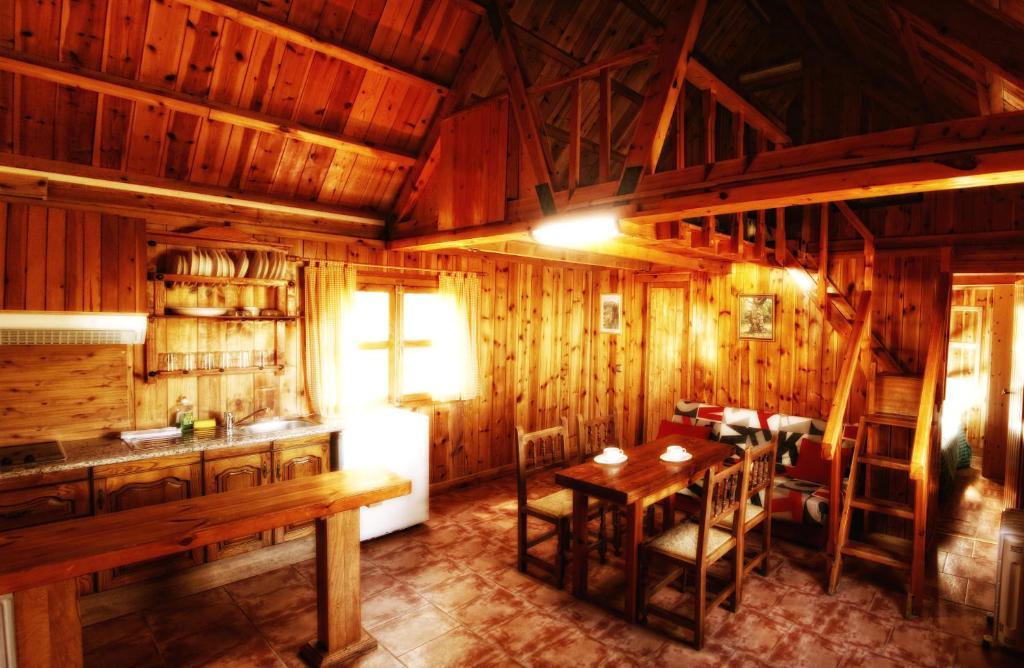 Camping Ruta Del Purche Monachil Szoba fotó